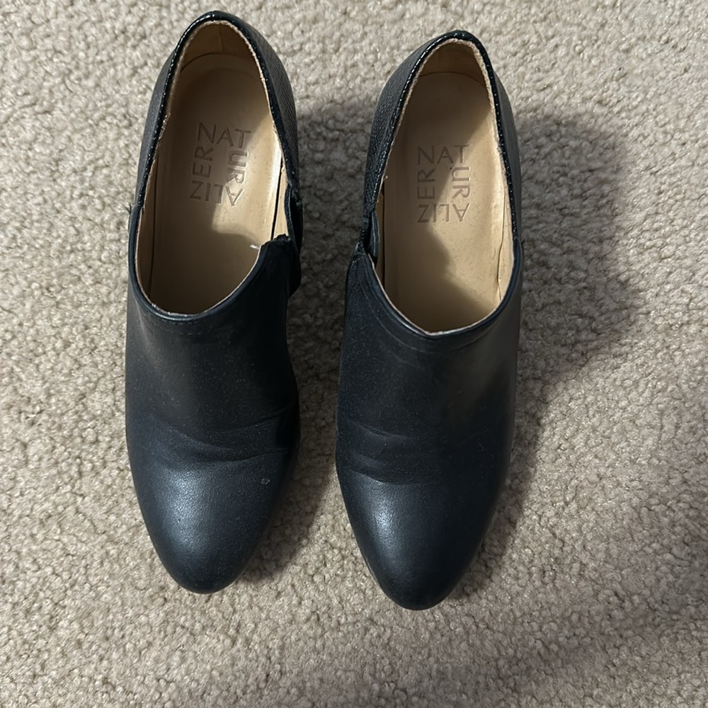 Naturalizer Women’s heel booties